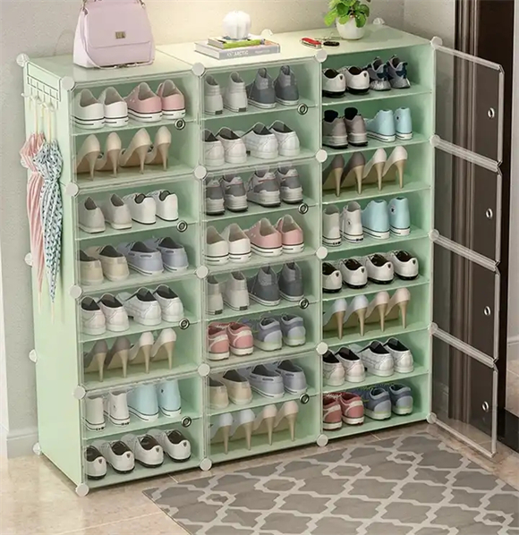 Shoe rack with cover
